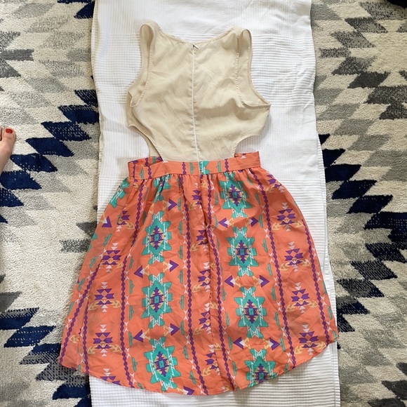 Tribal print short high-low dress w/side cut-outs - Picture 2 of 4